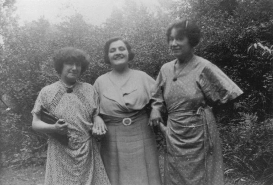 Florence Eaton with her sisters
